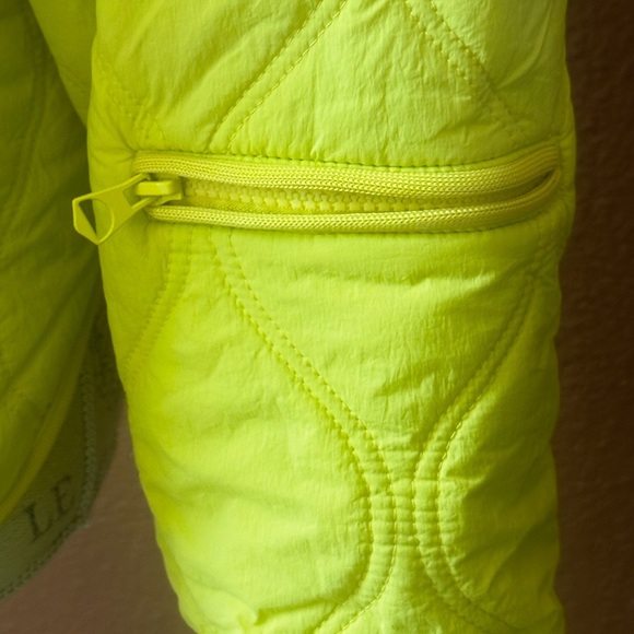 Blank NYC “Break The Trail” Yellow Quilted Pullover Size Small New Without Tags! - Picture 4 of 13
